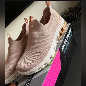 Sketchers snickers Glide-step size 8